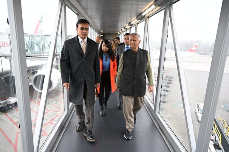 প্রধান উপদেষ্টা প্রফেসর মুহাম্মদ ইউনুস সুইজারল্যান্ডে পৌঁছেছেন। ছবি-ফেসবুক