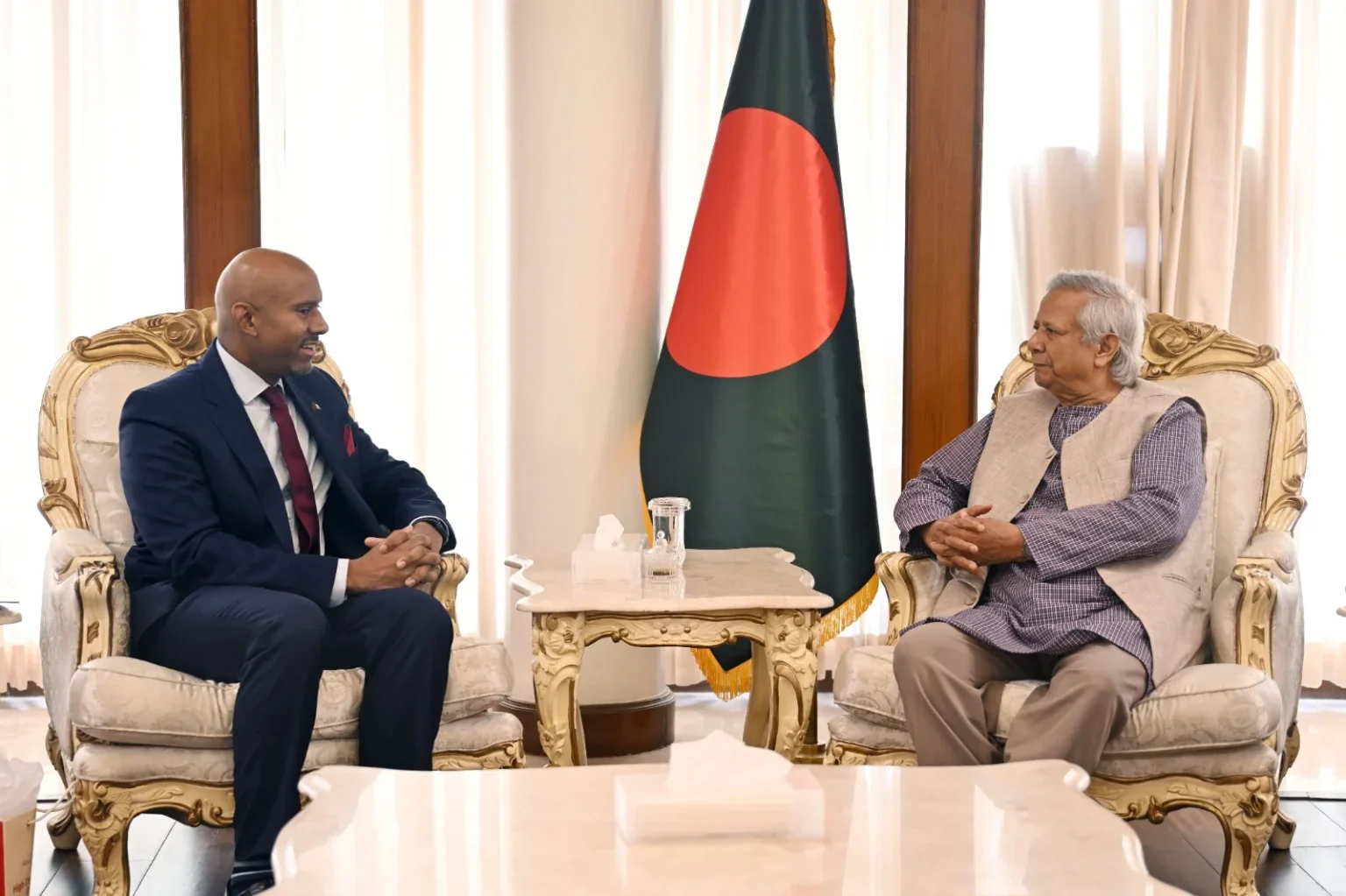 প্রধান উপদেষ্টা অবৈধ অর্থ ফেরাতে কানাডার সহযোগিতা চাইলেন। ছবি-ফেসবুক